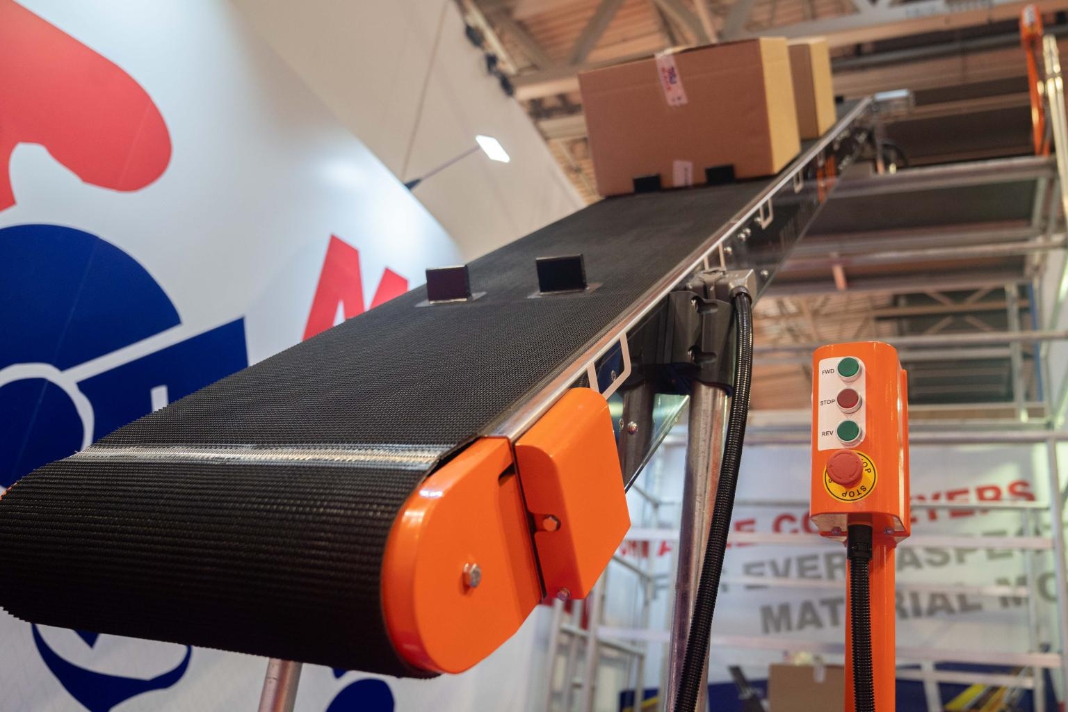 Uni-Loada Elevator (Tyre/Boxes) 5 Metre-0